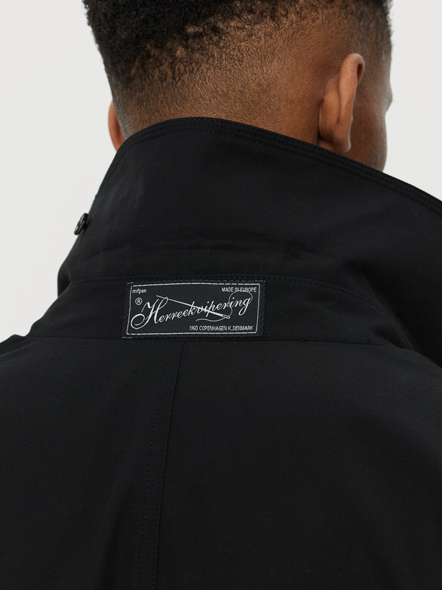 #color_black-gabardine