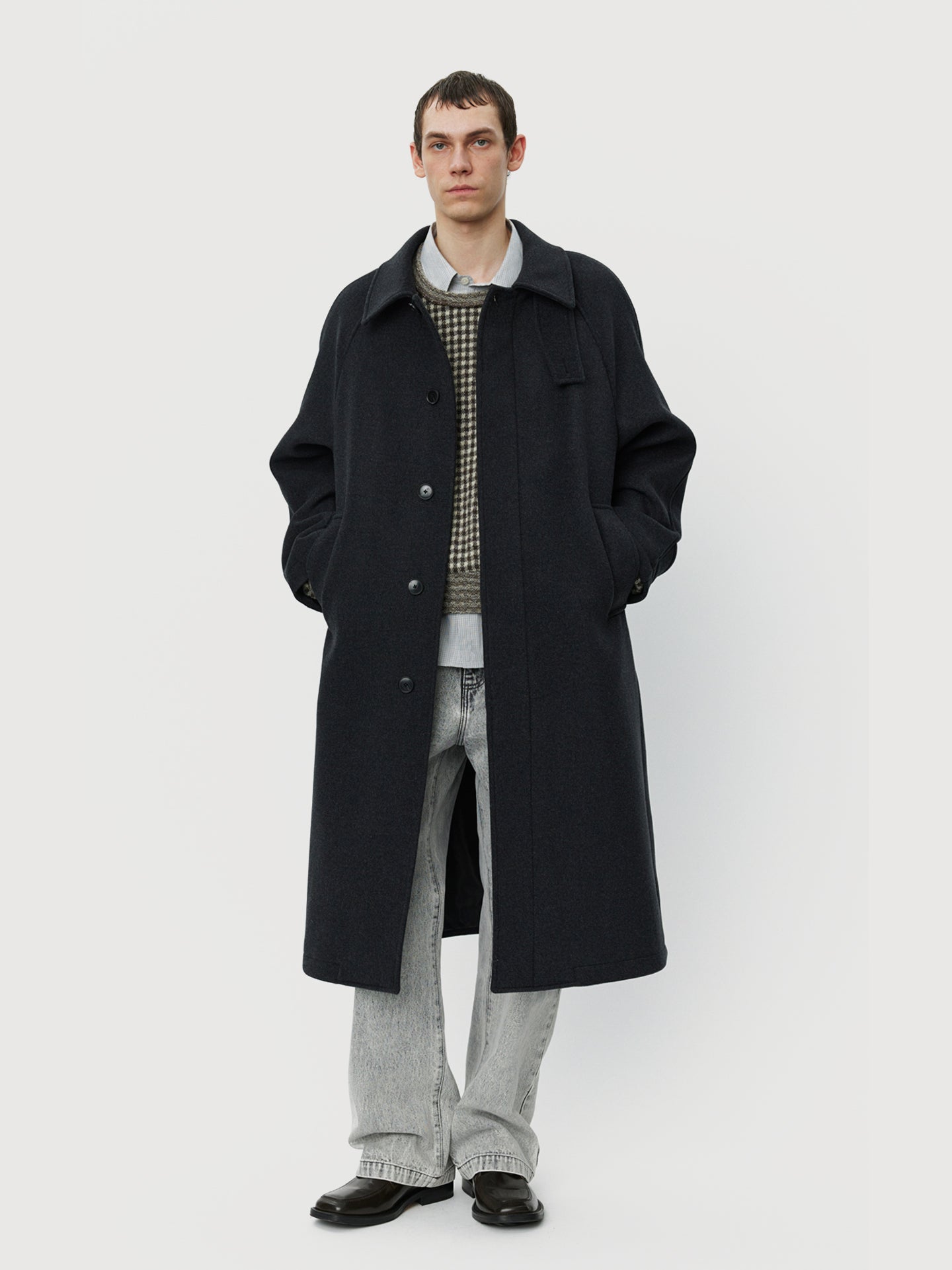 #color_dark-grey-recycled-wool