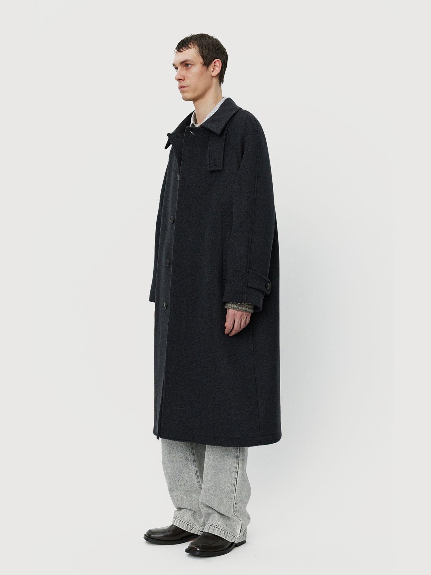 #color_dark-grey-recycled-wool