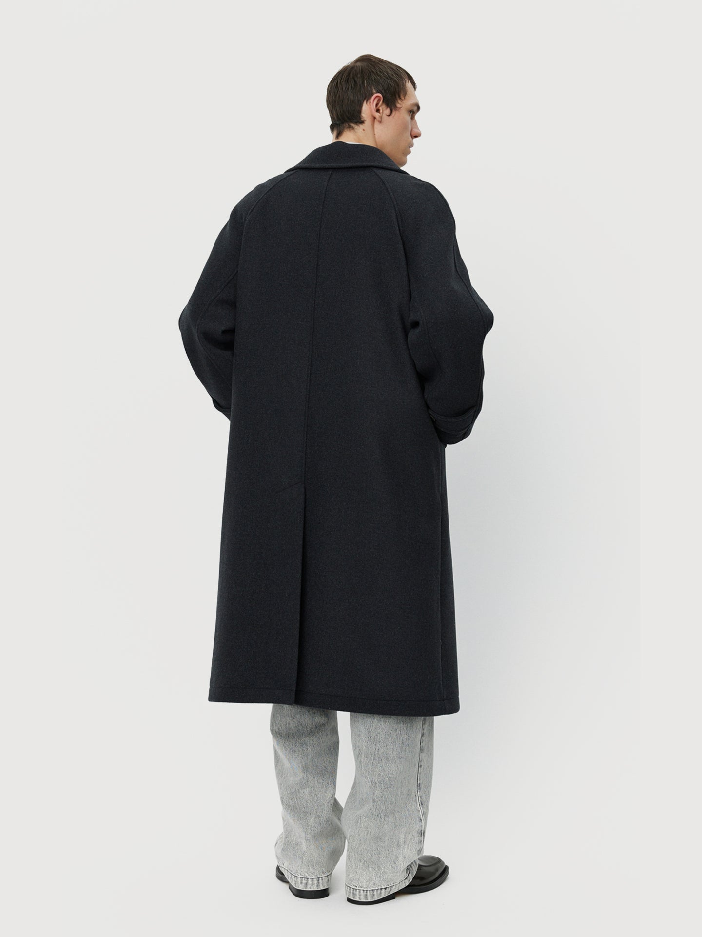 #color_dark-grey-recycled-wool