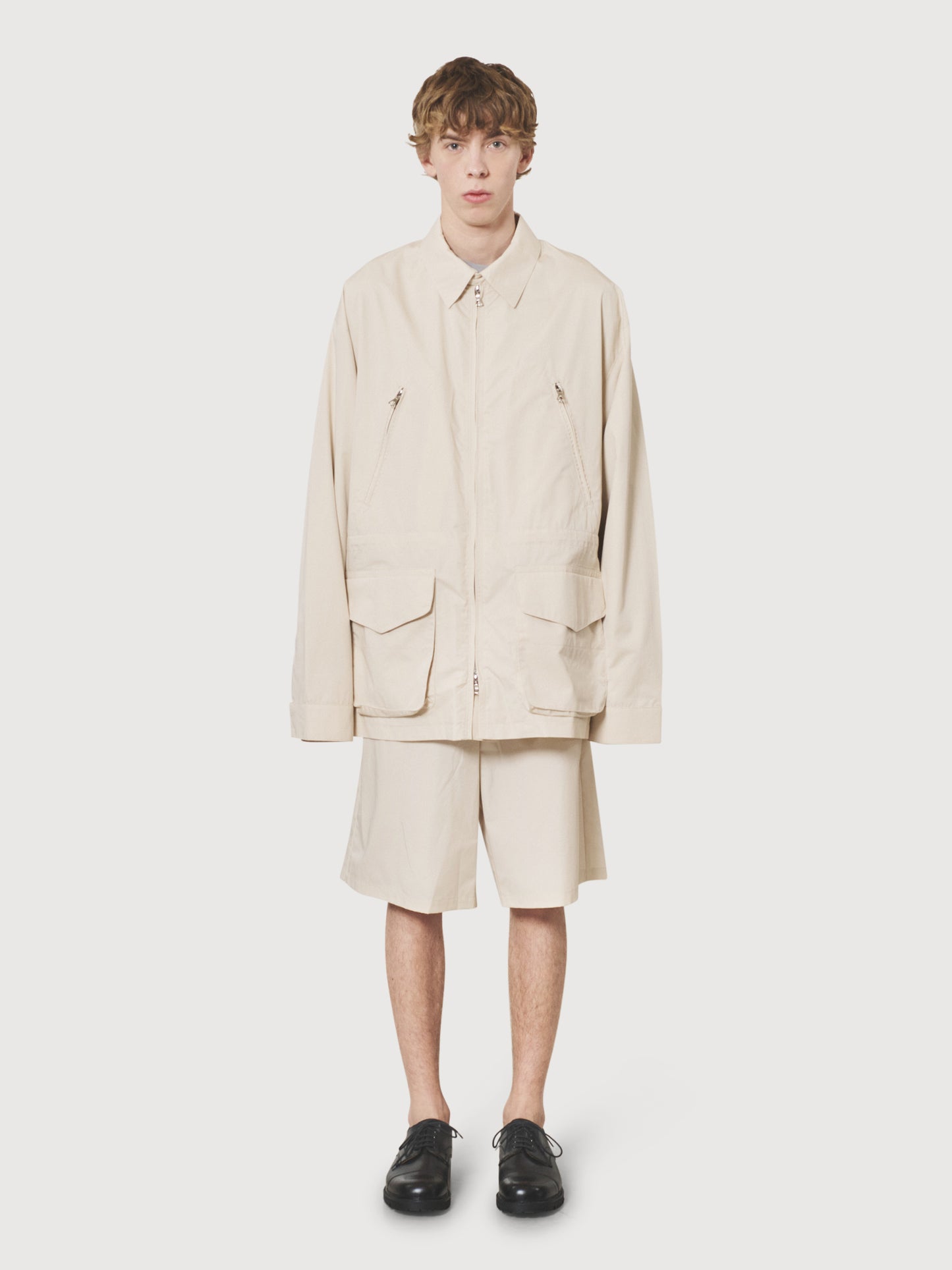 #color_ivory-suit