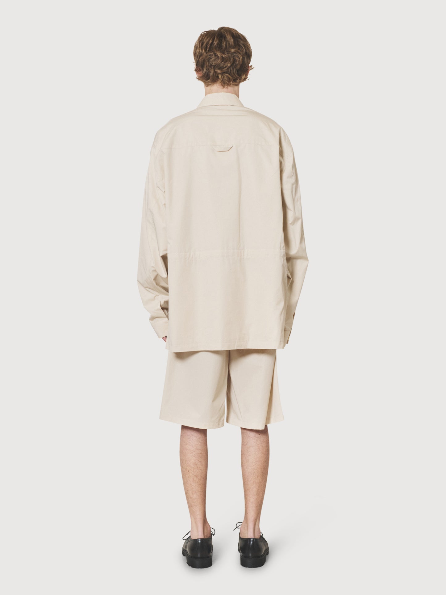 #color_ivory-suit