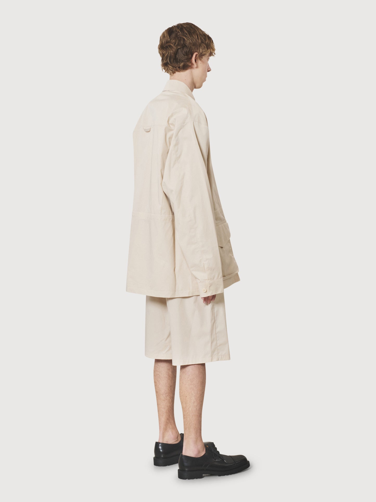 #color_ivory-suit