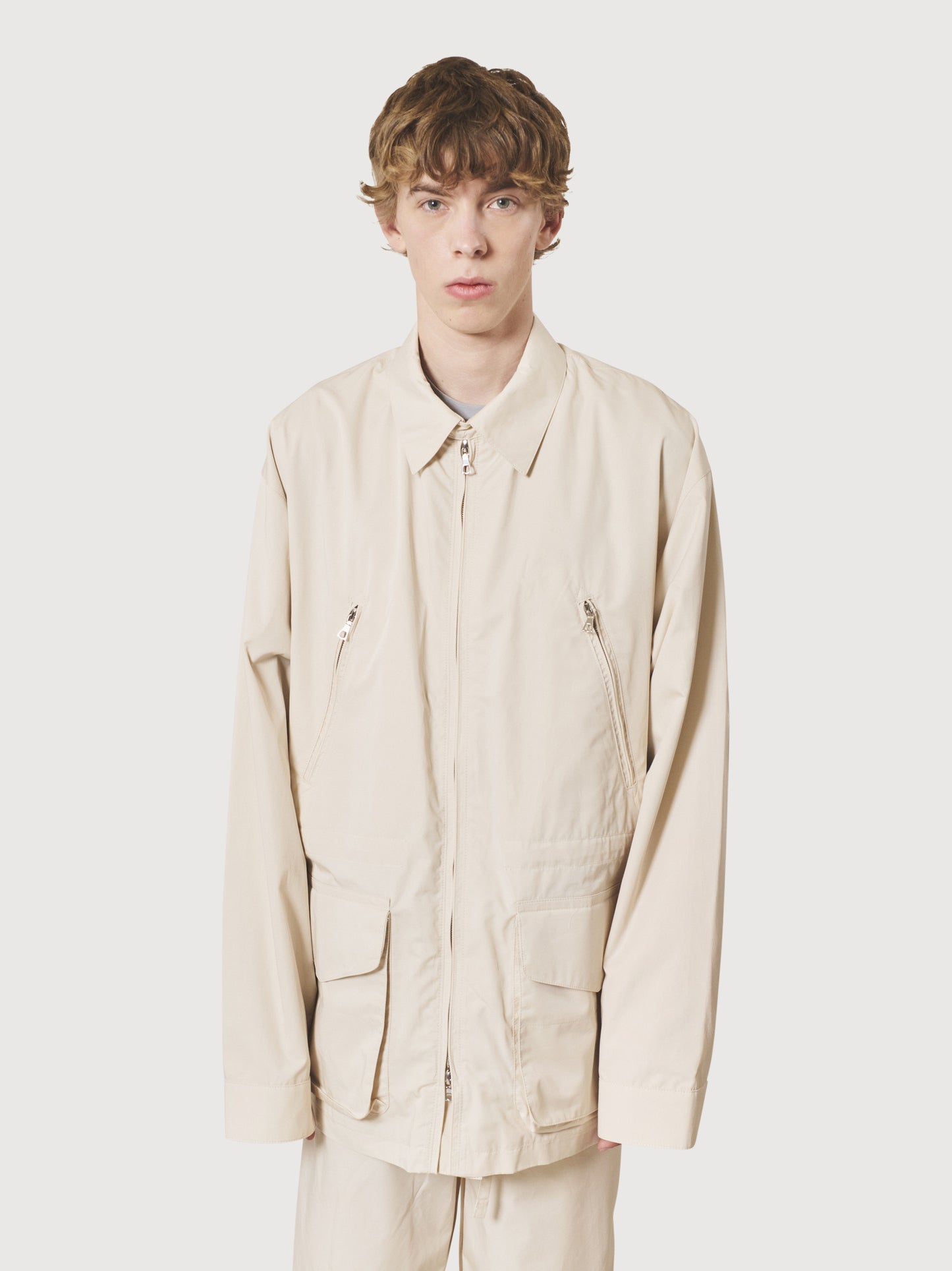 #color_ivory-suit