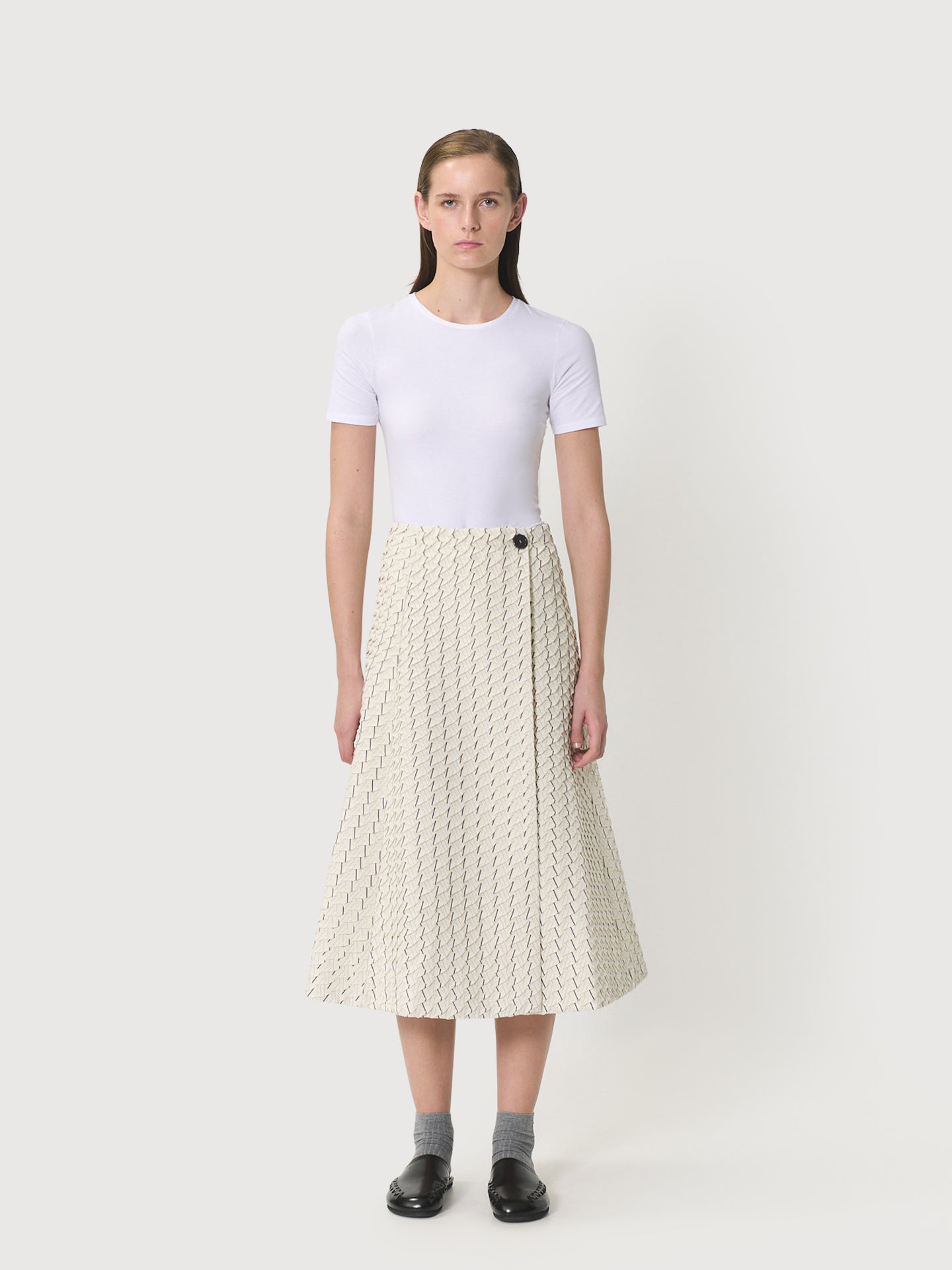 #color_eometric-intense-white